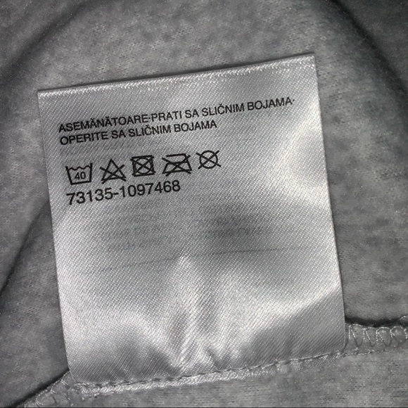 DISNEY Mickey and Minnie Mouse long sleeve shirt women’s size small - Picture 9 of 9